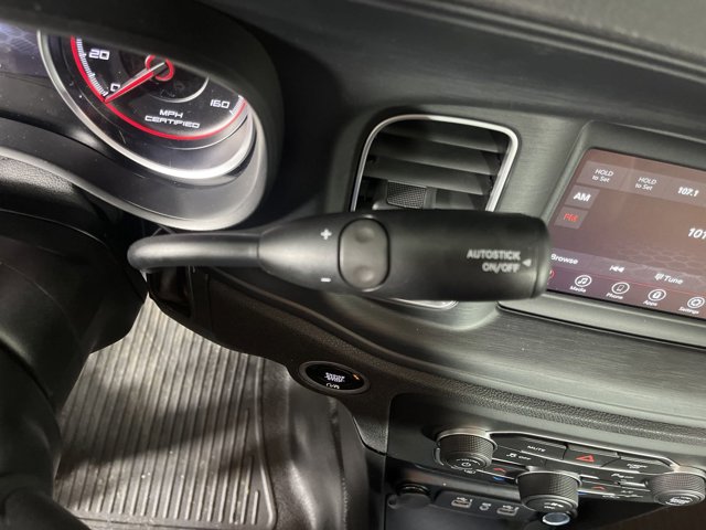 Vehicle image 21 of 27