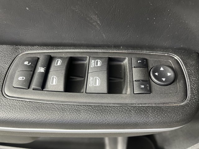 Vehicle image 26 of 27
