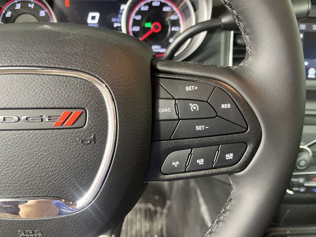 Vehicle image 15 of 27