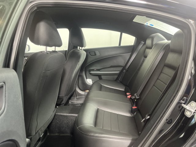 Vehicle image 11 of 27