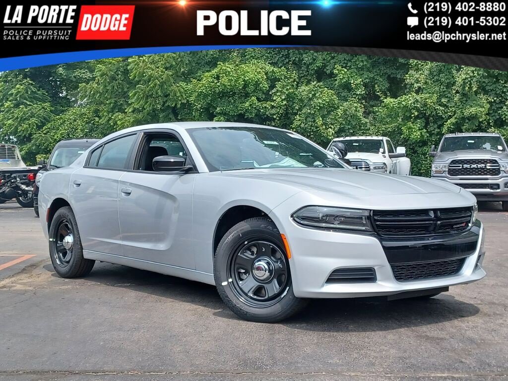 Vehicle image 2 of 40