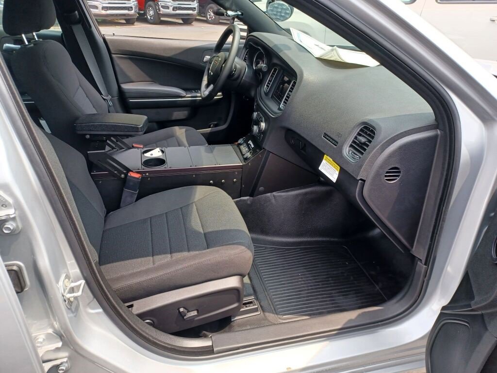 Vehicle image 13 of 40