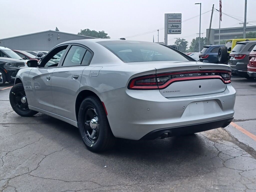 Vehicle image 7 of 40