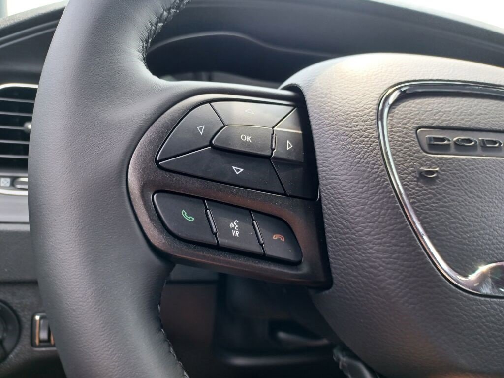 Vehicle image 39 of 40