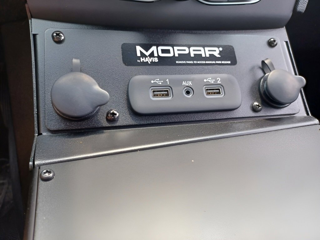Vehicle image 28 of 40