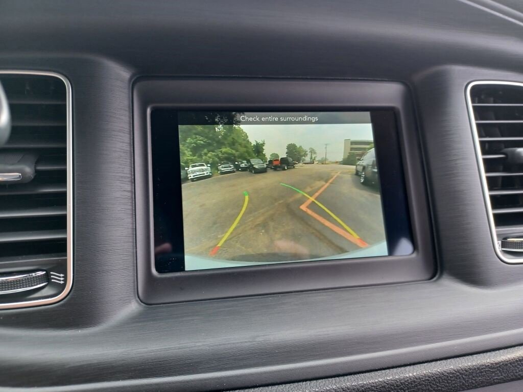 Vehicle image 21 of 40