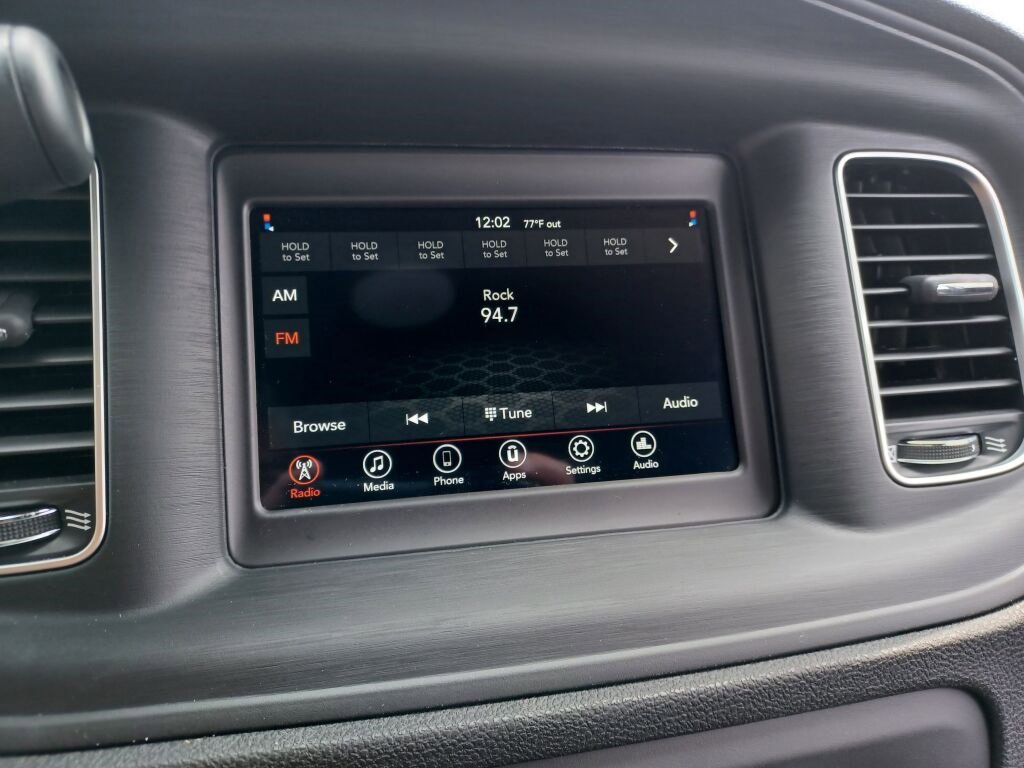 Vehicle image 22 of 40