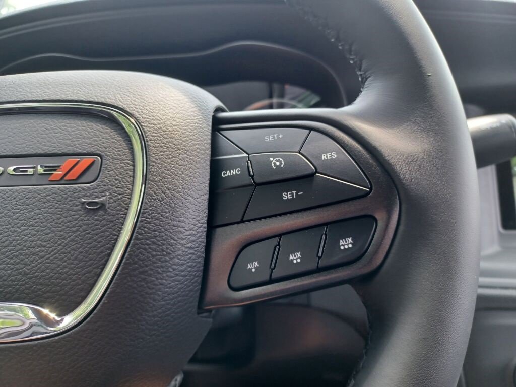 Vehicle image 31 of 40
