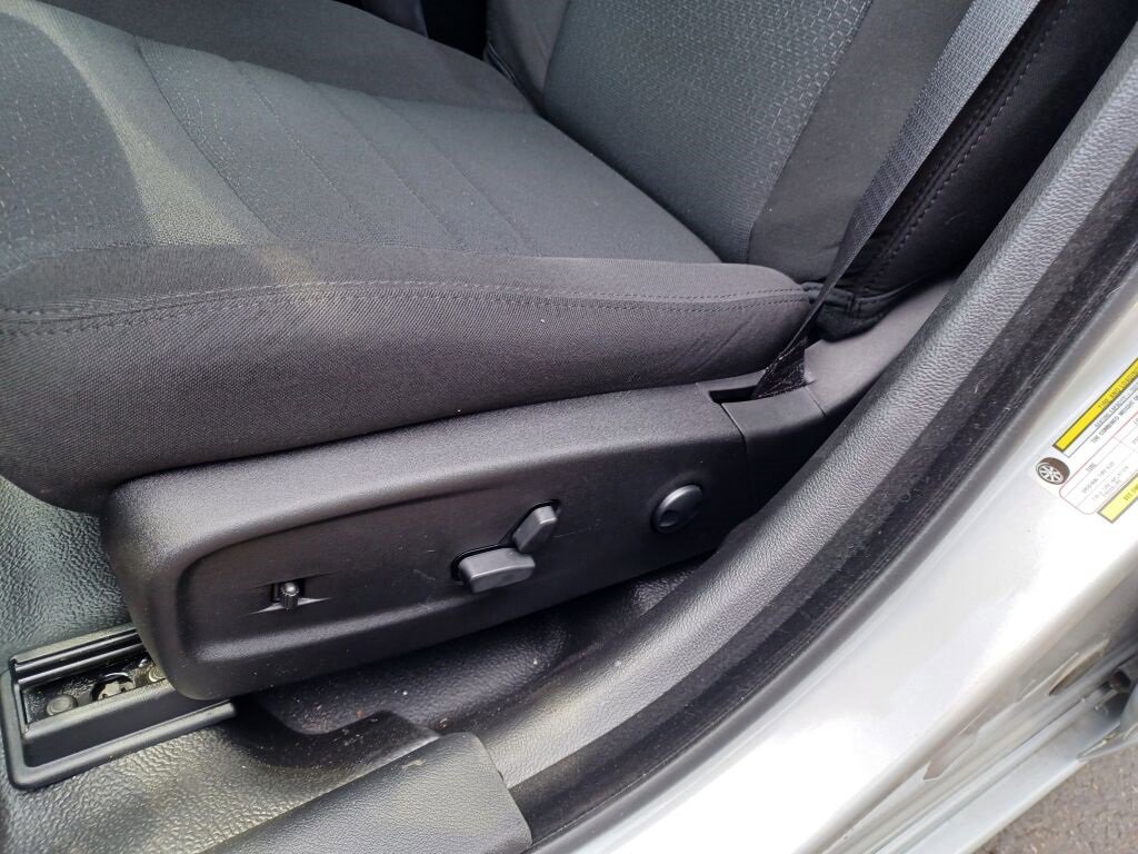 Vehicle image 29 of 40
