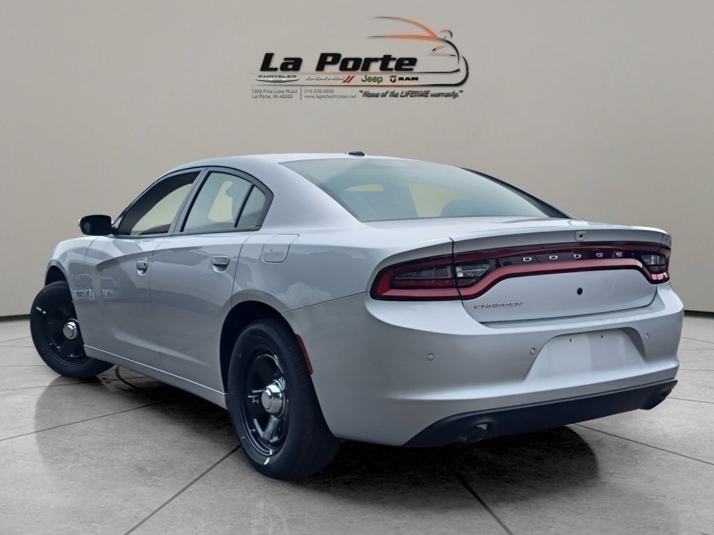 Vehicle image 8 of 40