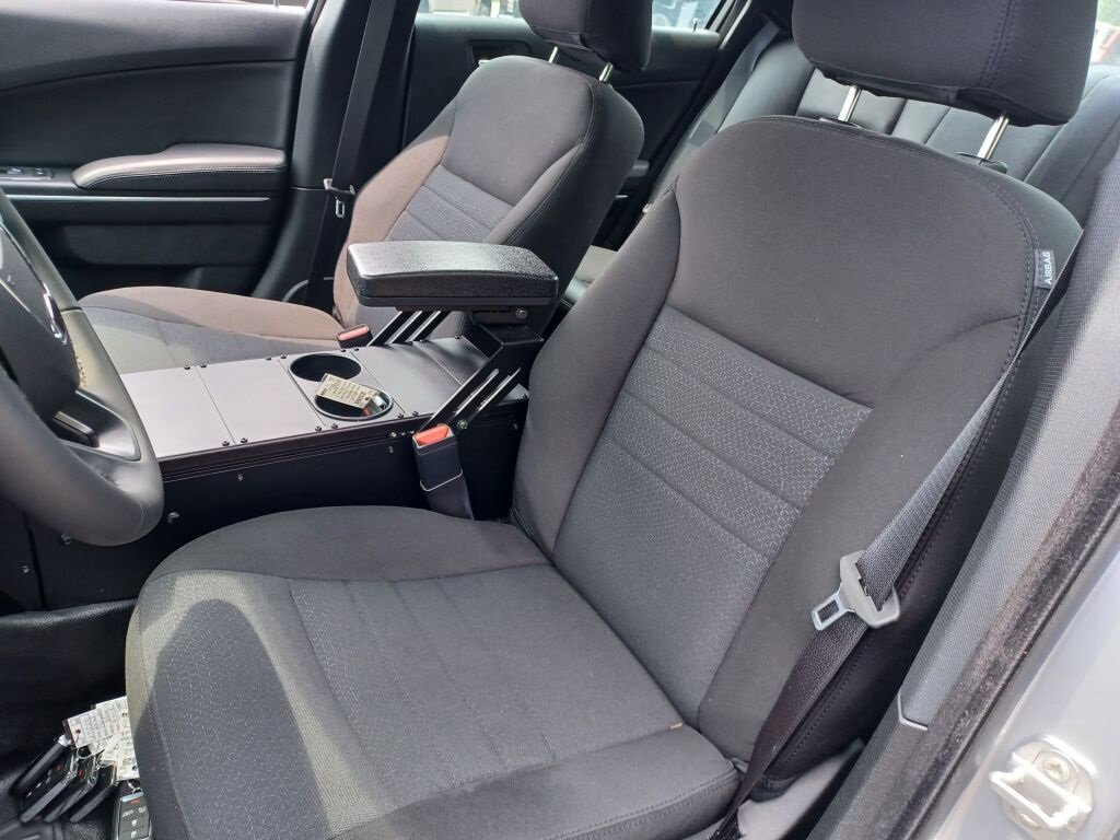 Vehicle image 10 of 40
