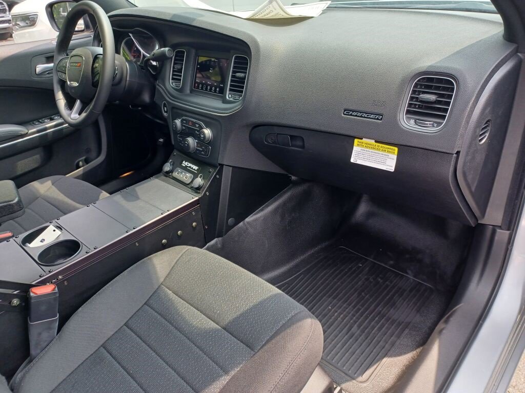 Vehicle image 20 of 40