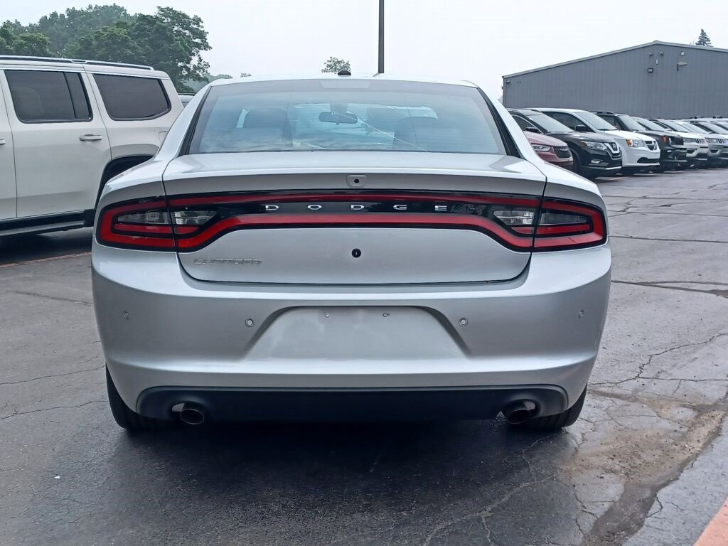 Vehicle image 6 of 40