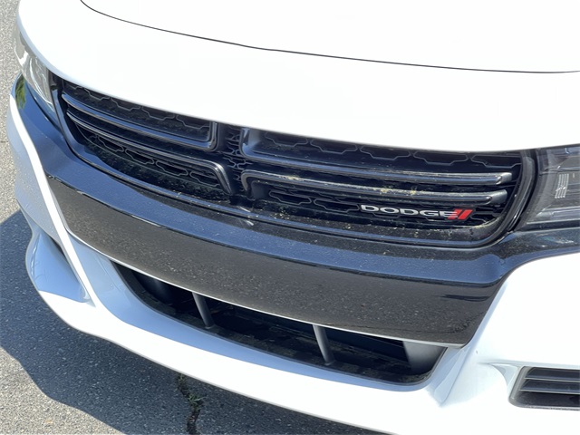 Vehicle image 17 of 38