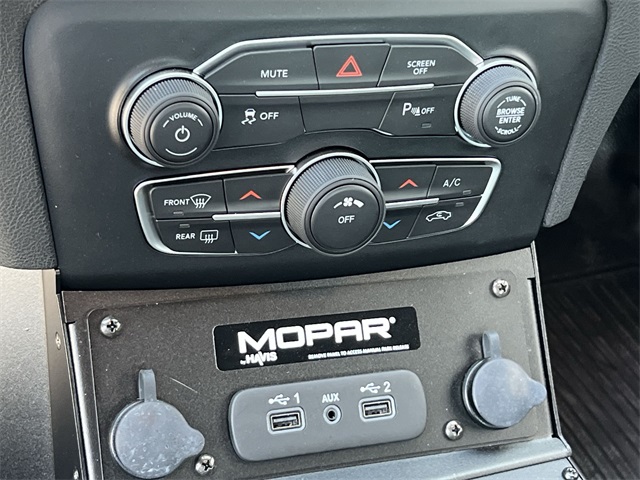 Vehicle image 27 of 38