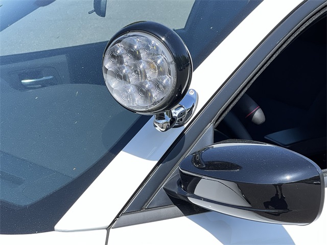 Vehicle image 19 of 38