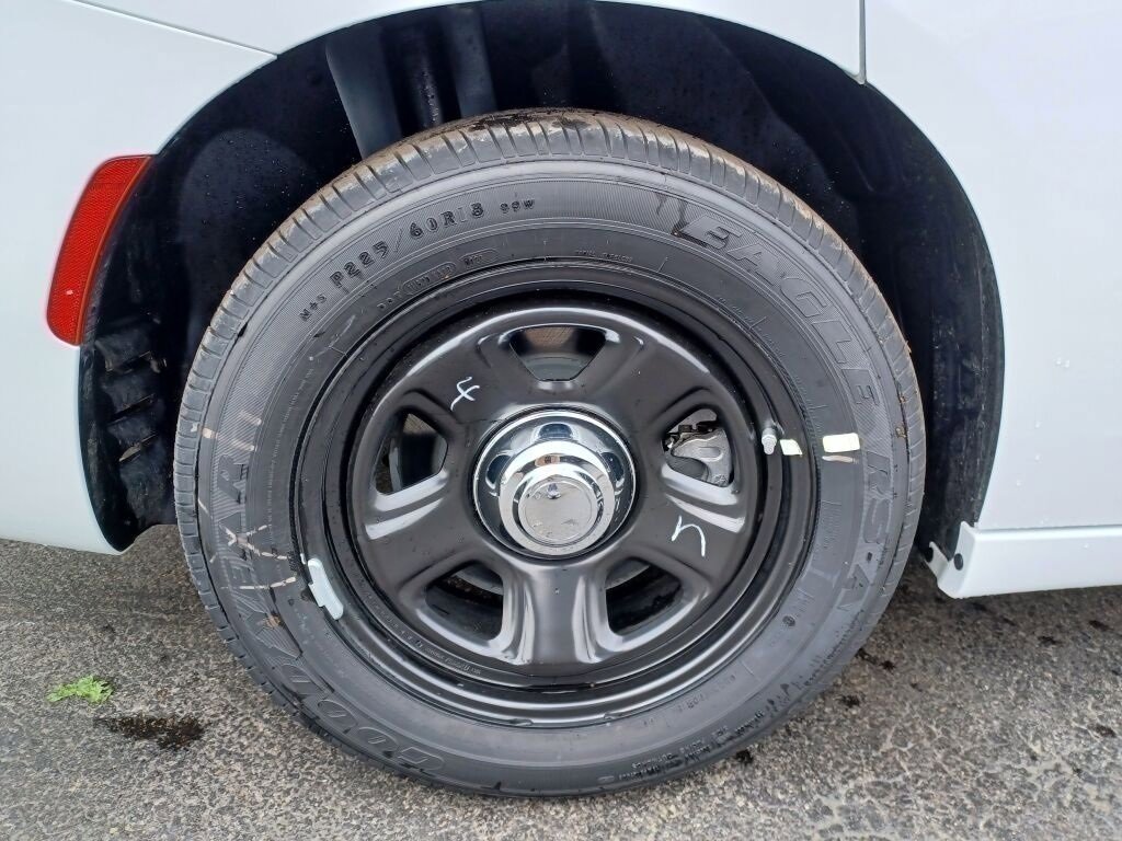 Vehicle image 14 of 40