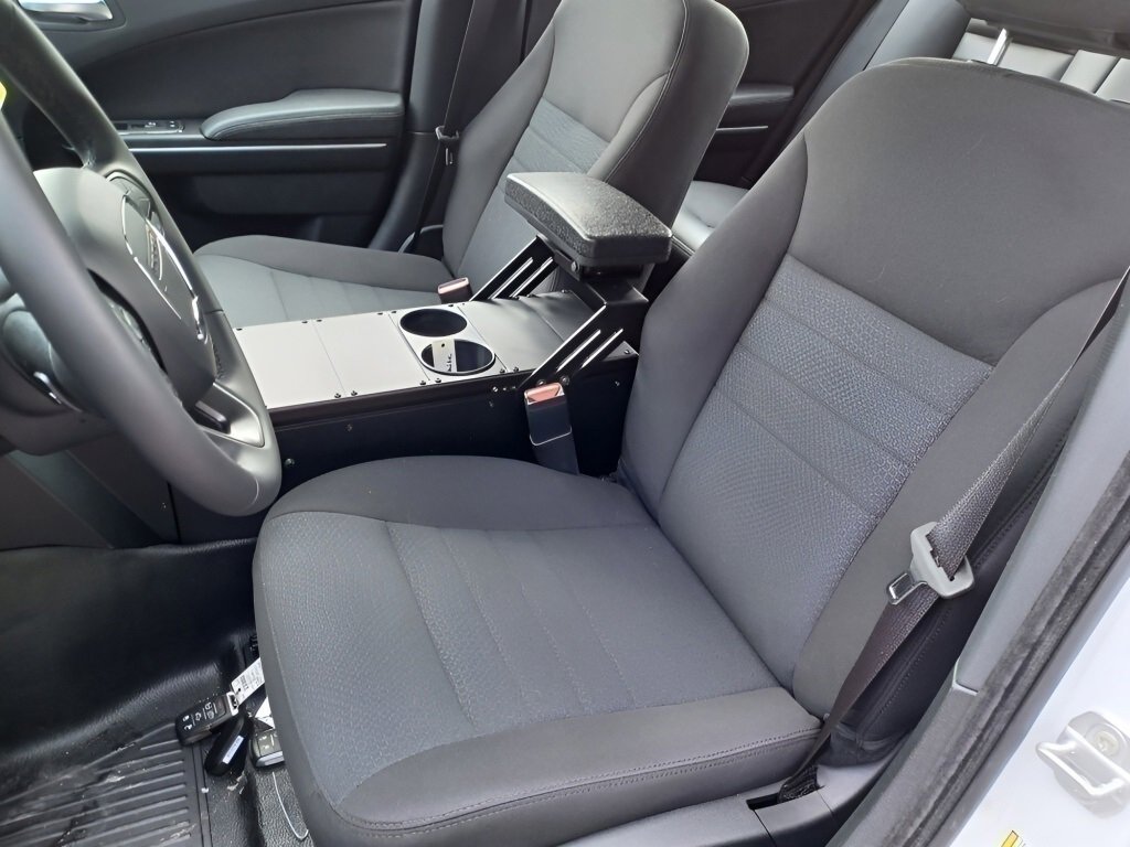 Vehicle image 17 of 40