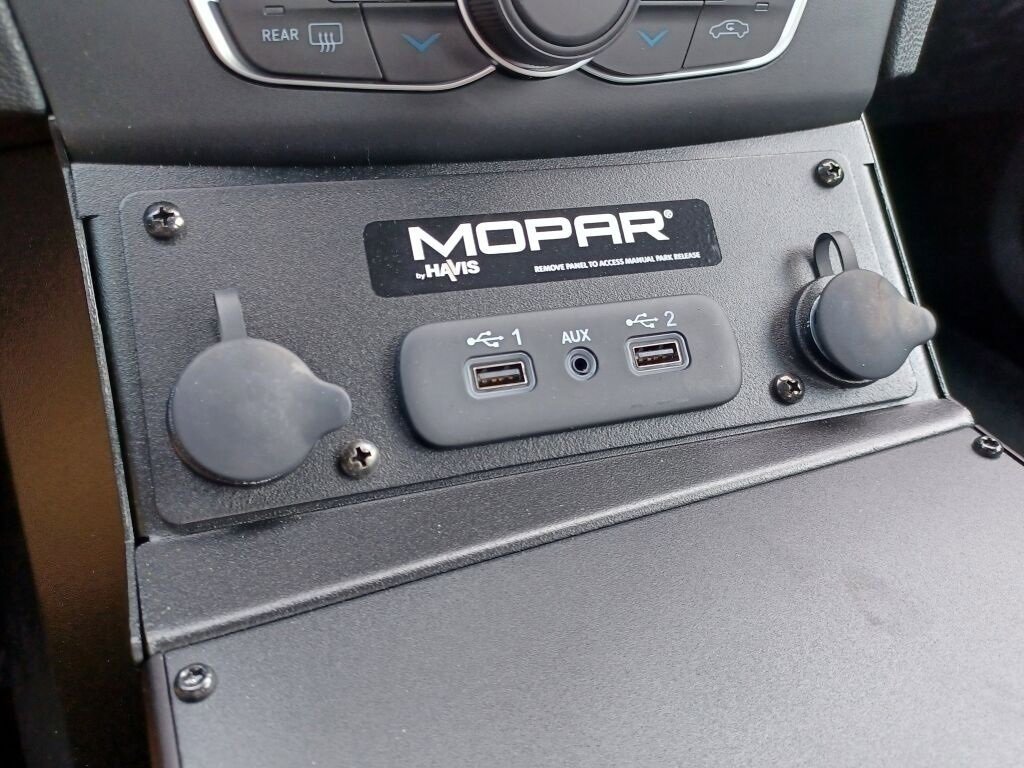 Vehicle image 26 of 40