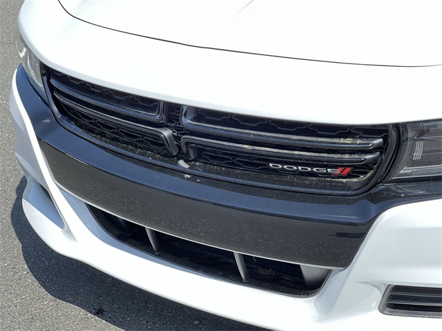 Vehicle image 17 of 37
