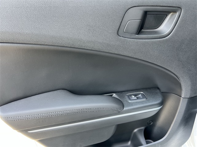 Vehicle image 22 of 37