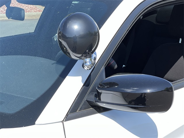 Vehicle image 19 of 37