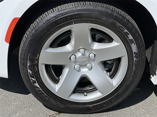 Vehicle image 18 of 37