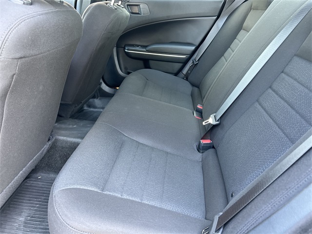 Vehicle image 21 of 37