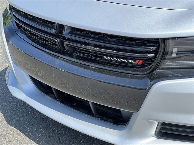 Vehicle image 17 of 41