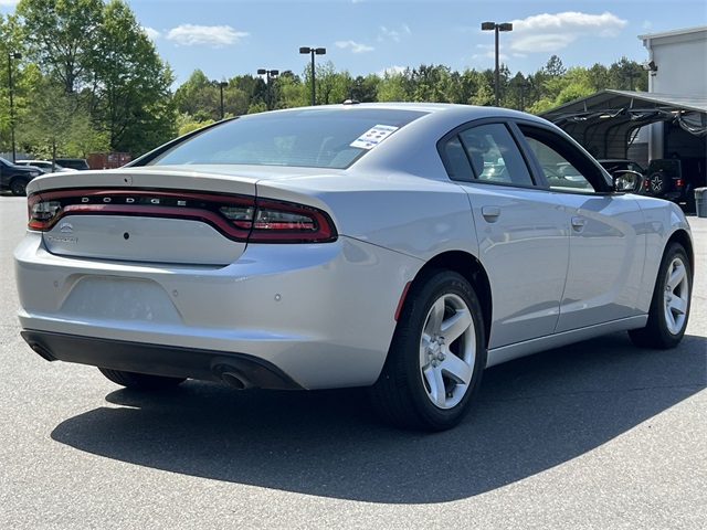 Vehicle image 10 of 41