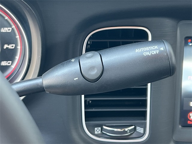 Vehicle image 33 of 41