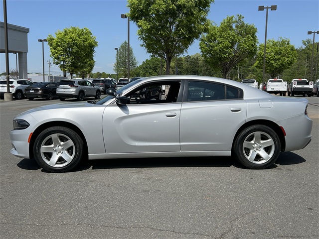 Vehicle image 16 of 41