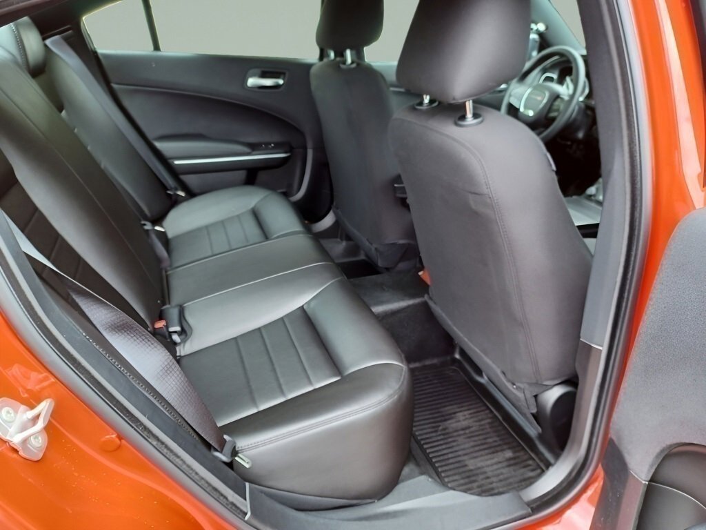 Vehicle image 16 of 40