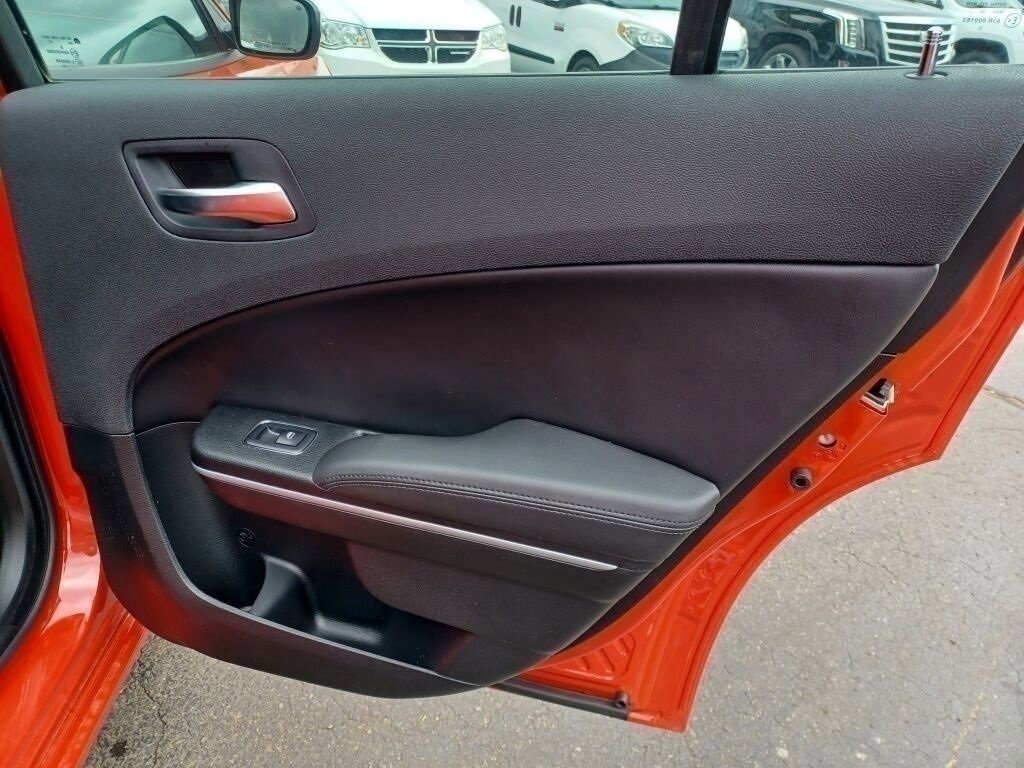 Vehicle image 24 of 40