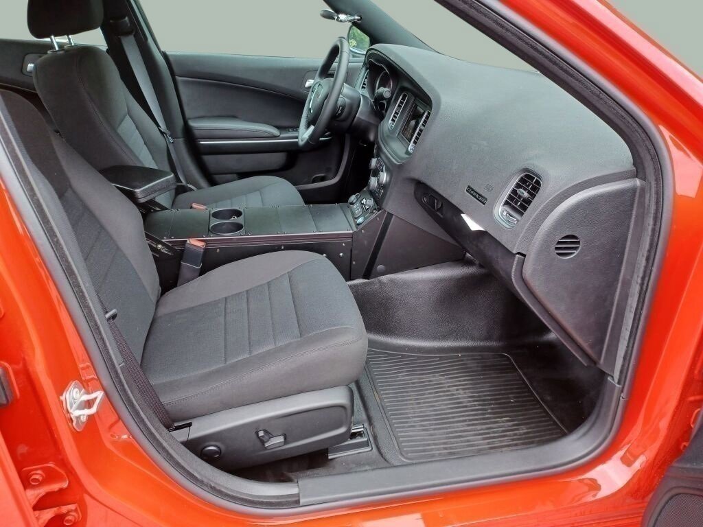 Vehicle image 19 of 40