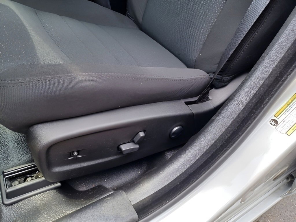 Vehicle image 31 of 40