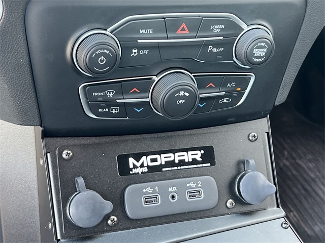 Vehicle image 27 of 37