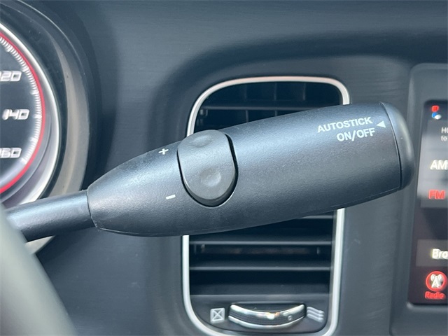 Vehicle image 31 of 37