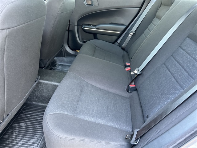Vehicle image 21 of 37