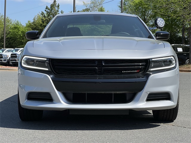 Vehicle image 4 of 37