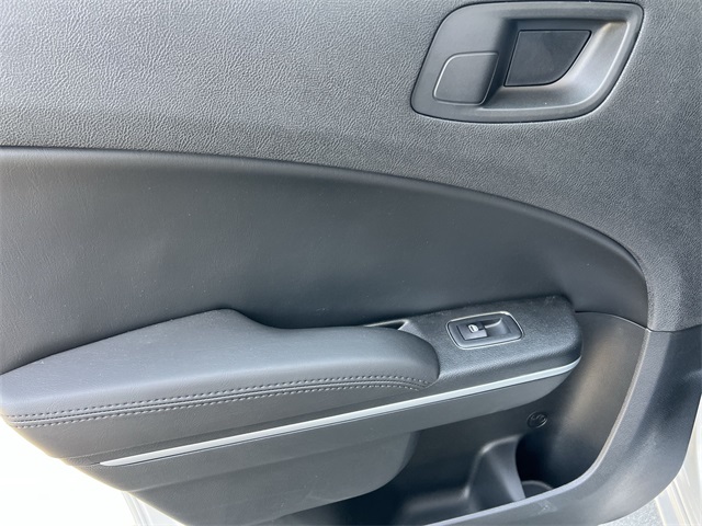 Vehicle image 22 of 37