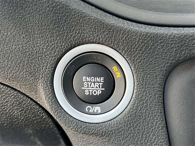 Vehicle image 28 of 37