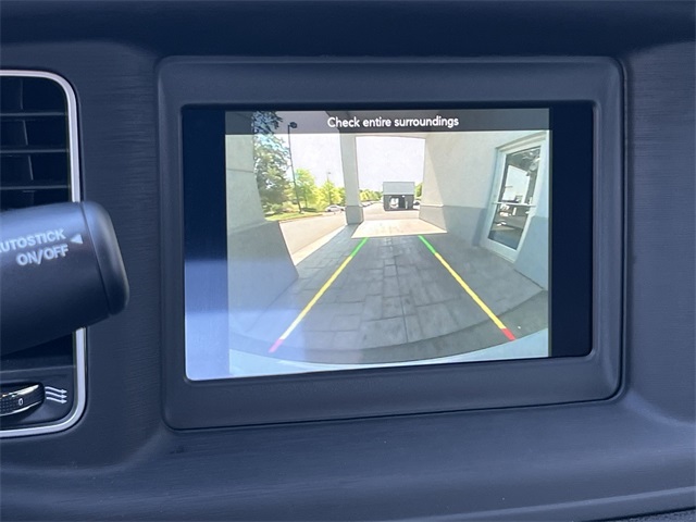 Vehicle image 26 of 37