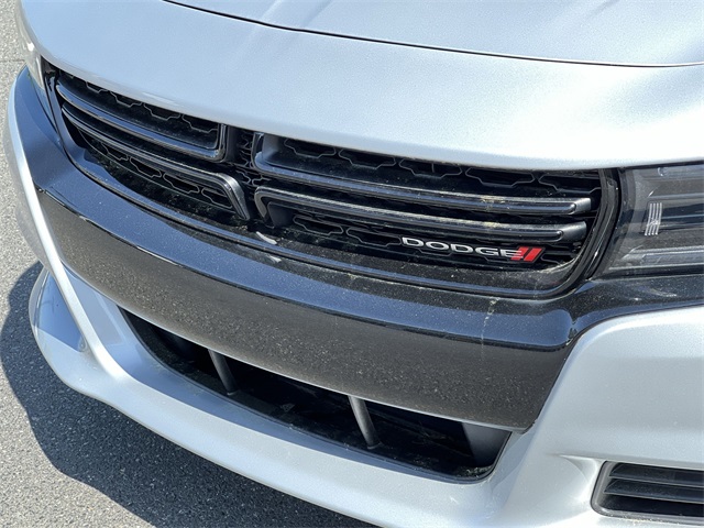 Vehicle image 17 of 37
