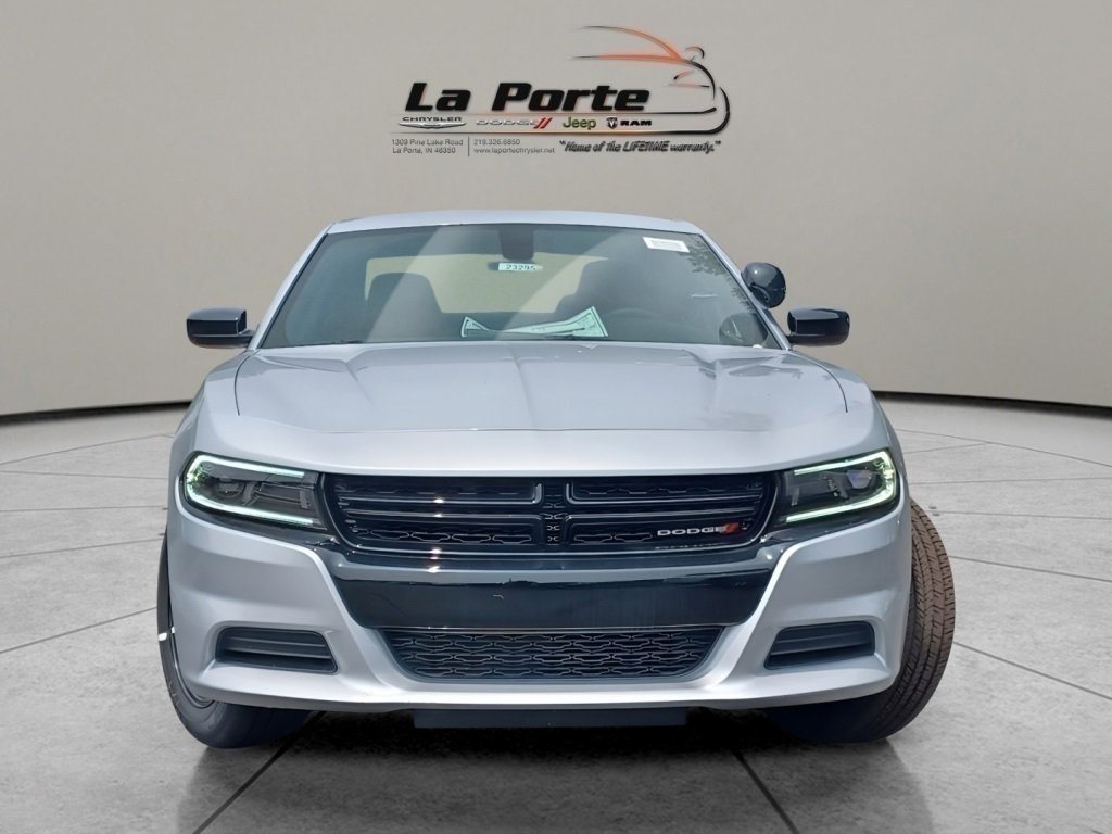 Vehicle image 9 of 40