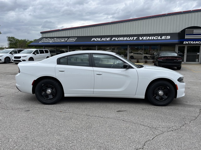 Vehicle image 4 of 19
