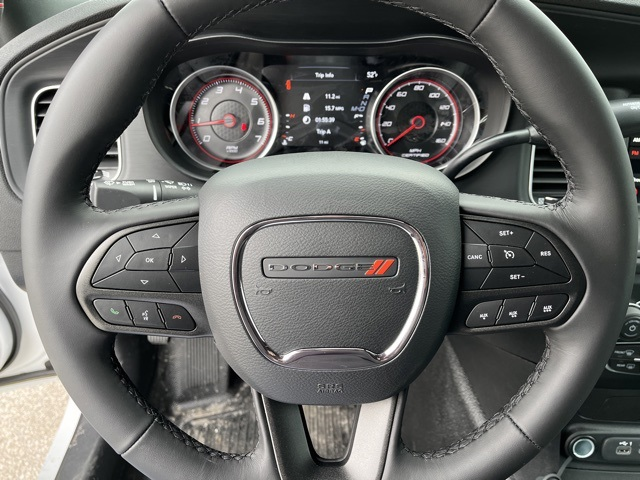 Vehicle image 15 of 19