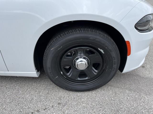 Vehicle image 14 of 19