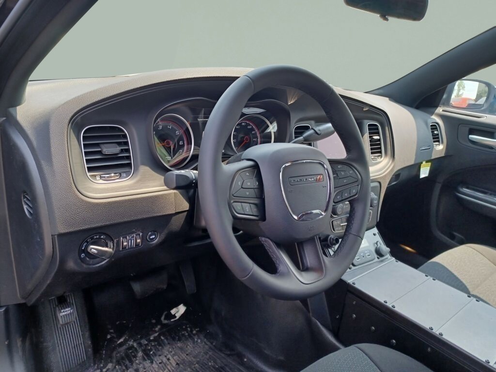 Vehicle image 23 of 40