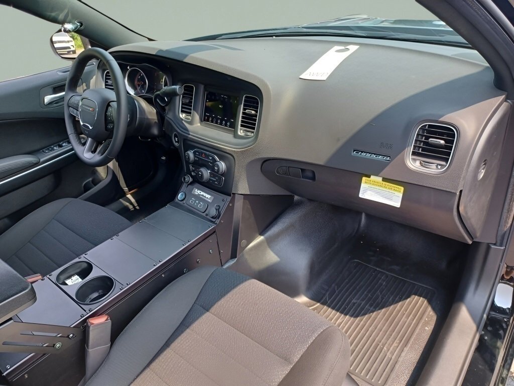 Vehicle image 22 of 40